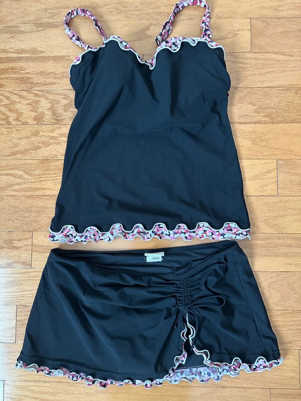 Profile by Gottex Tankini Swimsuit 34D Size 10 Black Ruffle Top Shorts 2 Piece